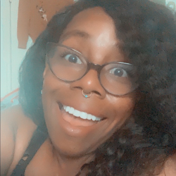 Meet your Posher, Marshe - Picture 2 of 2